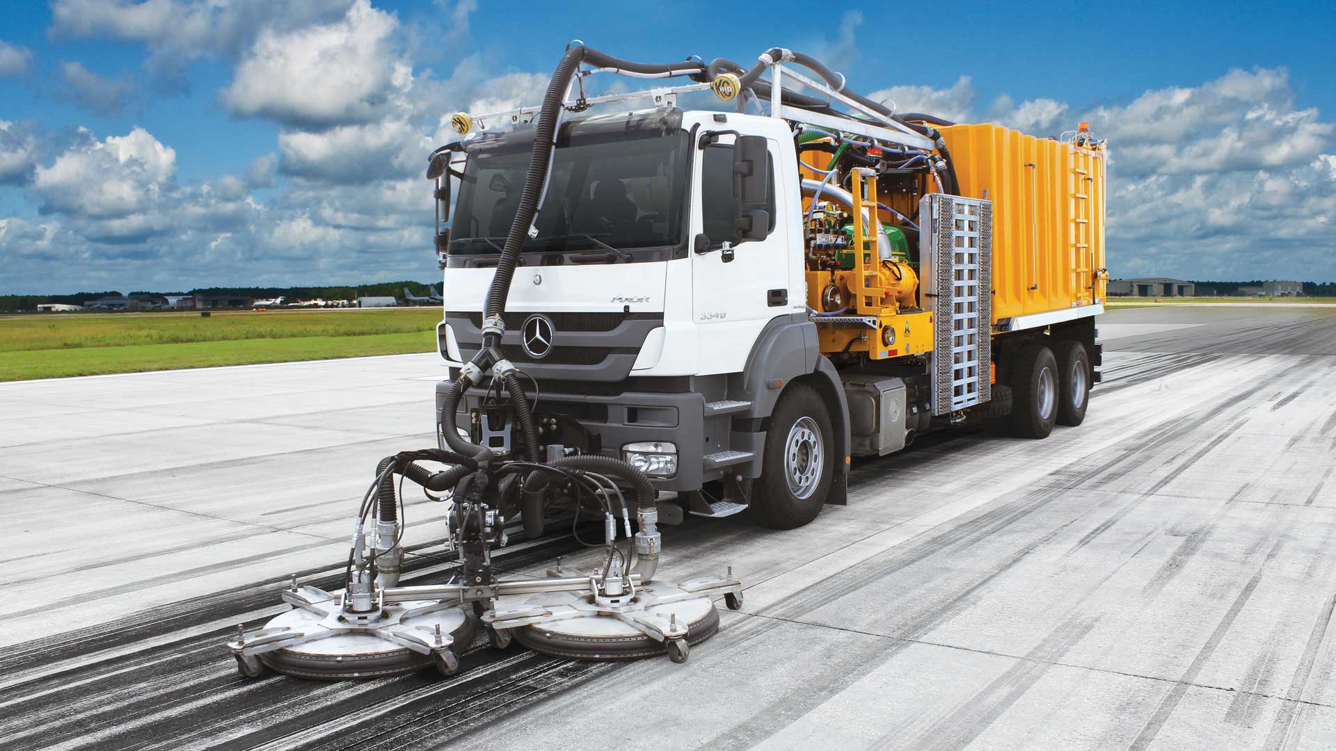 40,000 psi Solutions for Roadway Marking Removal and Runway Rubber Removal